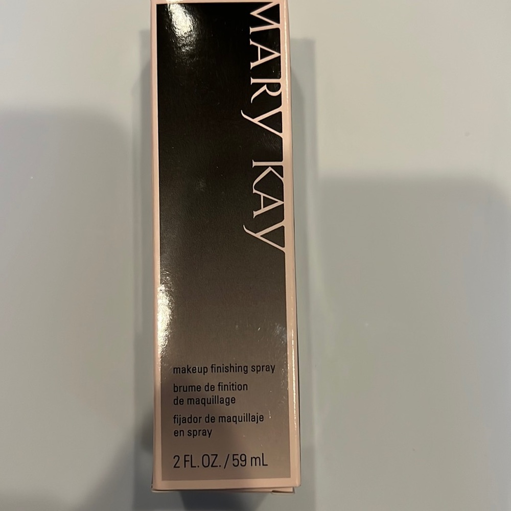 MK make up finishing spray 2 Oz